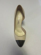 Load image into Gallery viewer, Chanel Beige/Black Classic Heel size 6.5 (37)